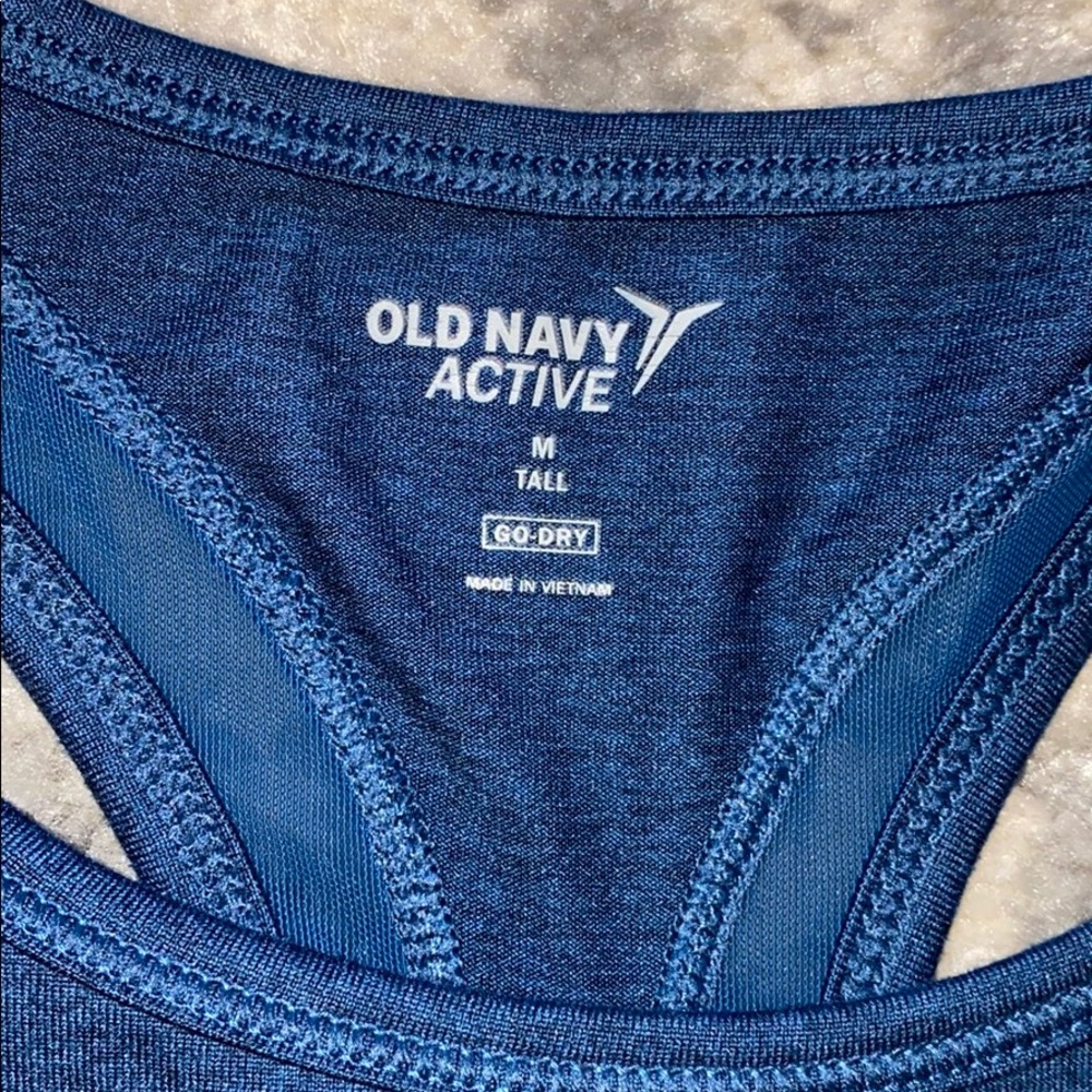 Old navy active tank - Picture 2 of 3